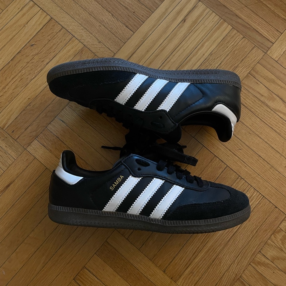 SOLD FB 🌸 - Adidas Sambas